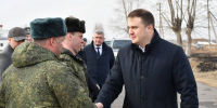 Виталий Хоценко ознакомился с системой подготовки специалистов беспилотных летательных аппаратов - Газета Правда севера