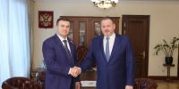Виталий Хоценко и глава Минтруда России Антон Котяков обсудили вопросы социального развития региона - Газета Правда севера